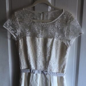 Taylor Dresses White Lace Cap Sleeve Fit and Flare Mini Wedding Dress Size 12